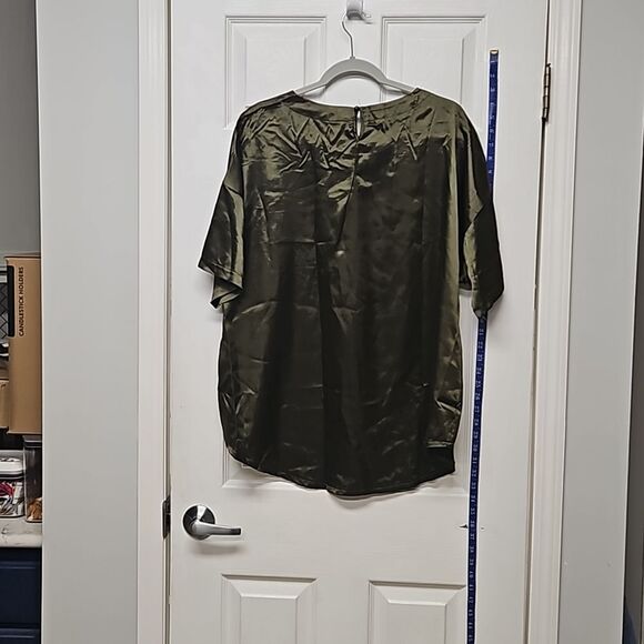 Silk pajamas - Picture 3 of 6